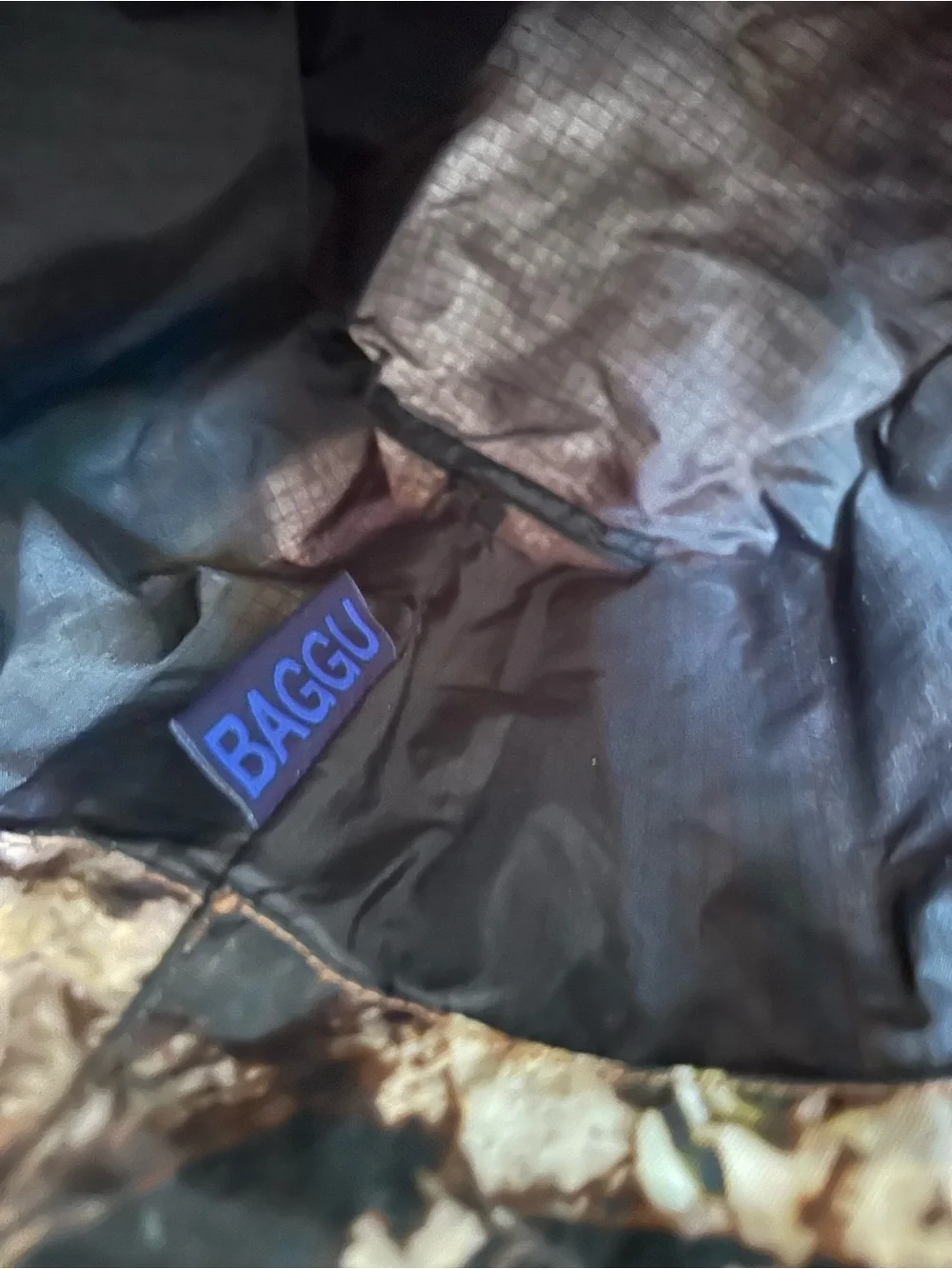 BAGGU Photo Forest Camo Print Small Nylon Sling Bag (like new!) - Picture 9 of 9